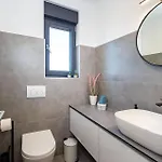 Amazing In Nyaraló